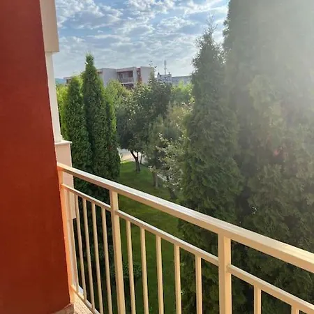 Modern, Self Contained, Apartment *