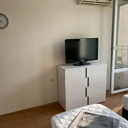 Modern, Self Contained, * Sunny Beach