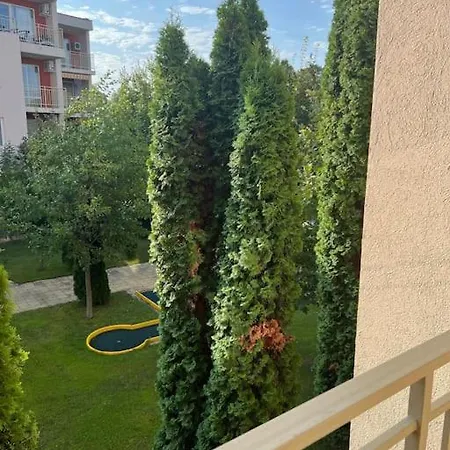 Modern, Self Contained, Apartment *